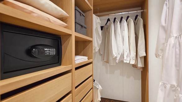 Hapag-Lloyd Cruises, MS Europa 2, Veranda Suite Floorplan.jpg